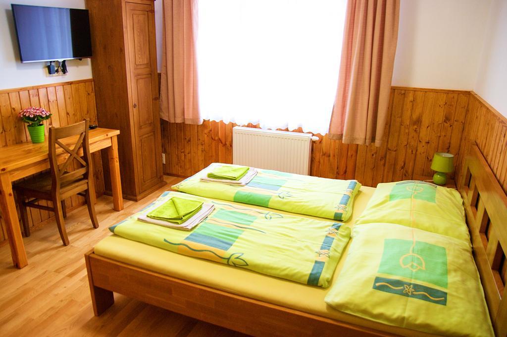 Vila Pod Branou 포프라트 외부 사진